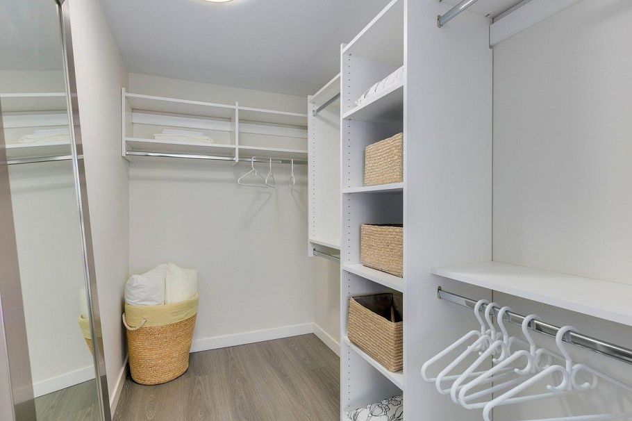 907 8699 Hazelbridge Way Richmond, BC - 17