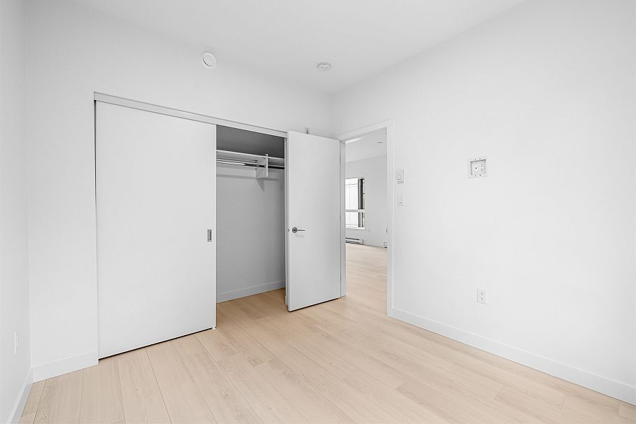 408 3596 Malsum Drive North Vancouver, BC - 16