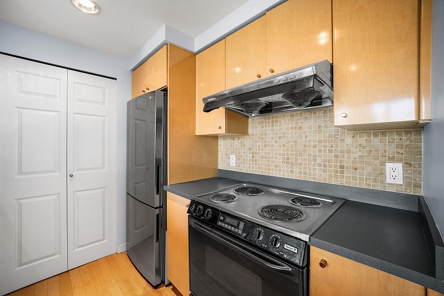 702 1008 Cambie Street Vancouver, BC - 8