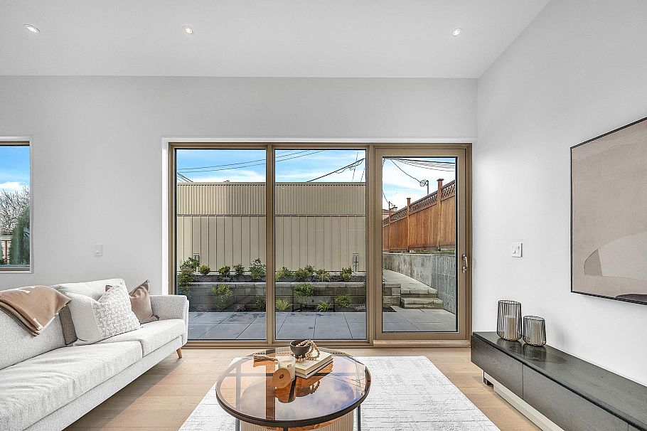 2 2915 E 5th Avenue Vancouver, BC - 8