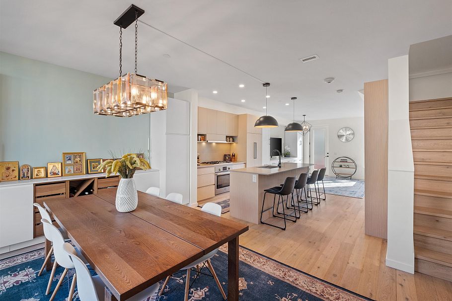 33 528 E 2nd Street North Vancouver, BC - 12