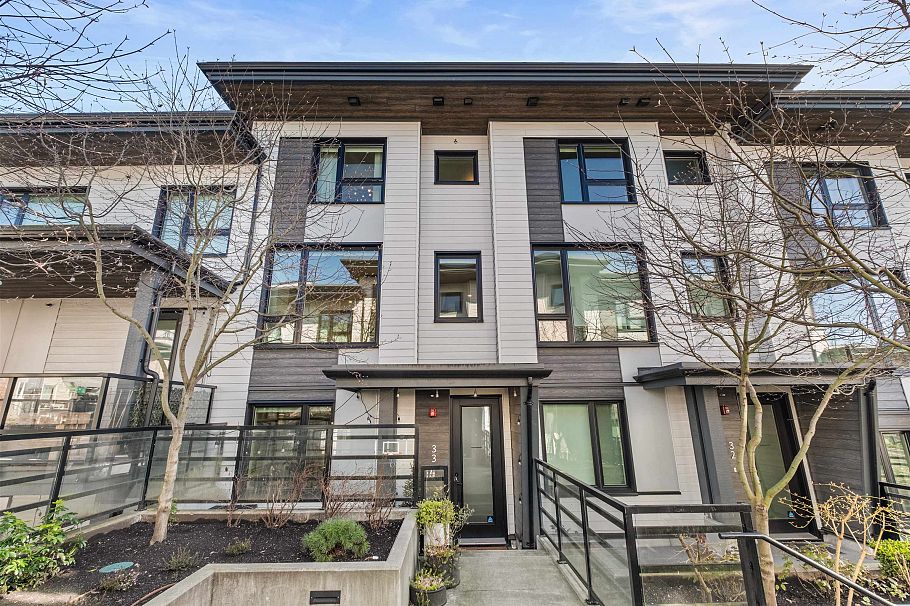 33 528 E 2nd Street North Vancouver, BC - 2