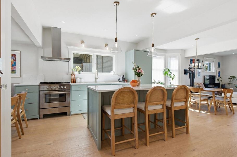 2224 Victoria Drive Vancouver, BC - 4