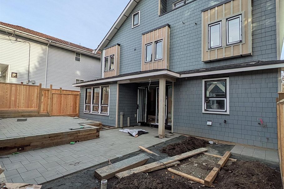 918 E 16th Avenue Vancouver, BC - 3