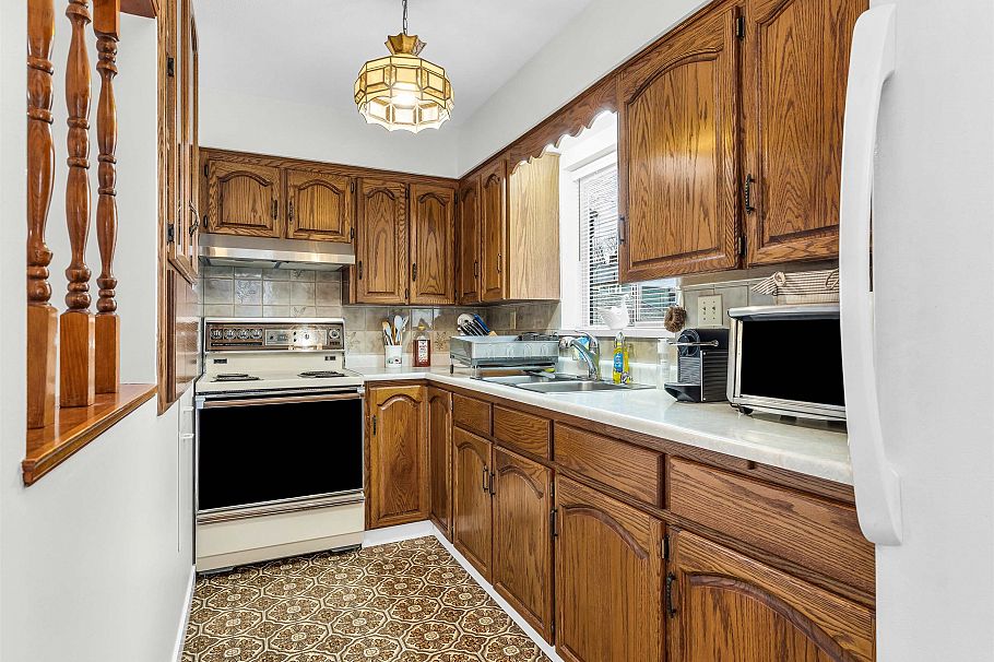 583 W 18th Avenue Vancouver, BC - 8