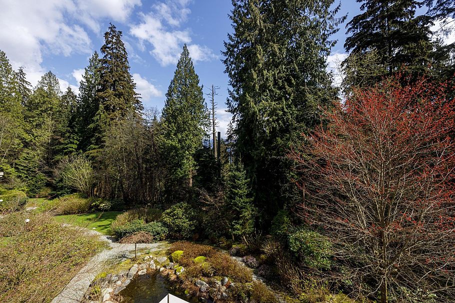 303 1500 Ostler Court North Vancouver, BC - 27