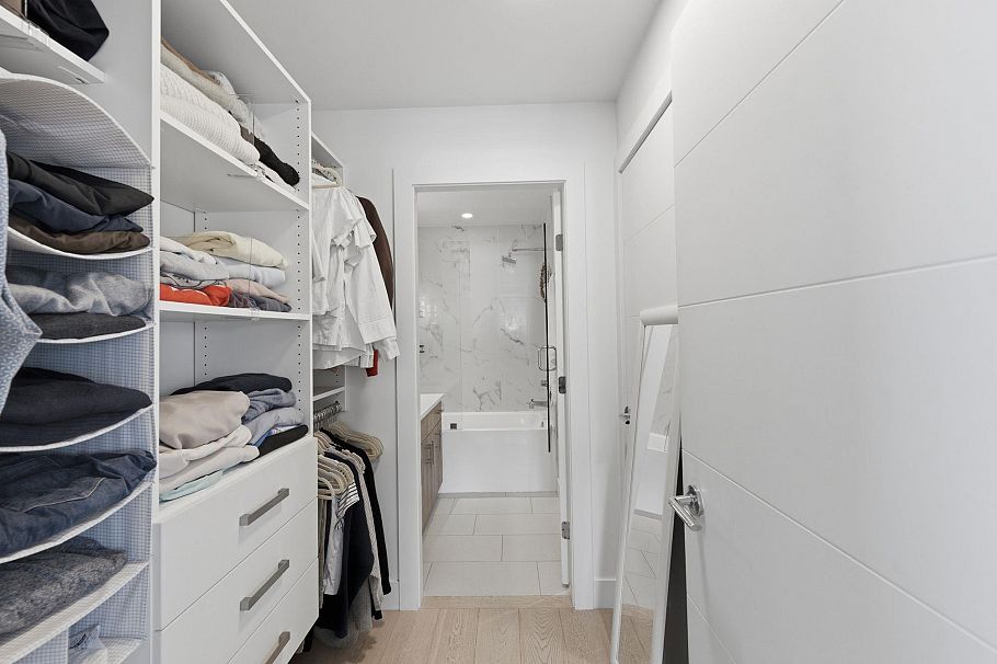 212 E 18th Street North Vancouver, BC - 19