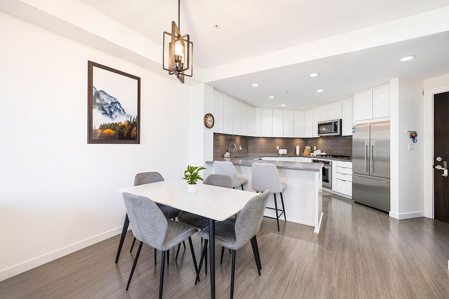 229 255 W 1st Street North Vancouver, BC - 4