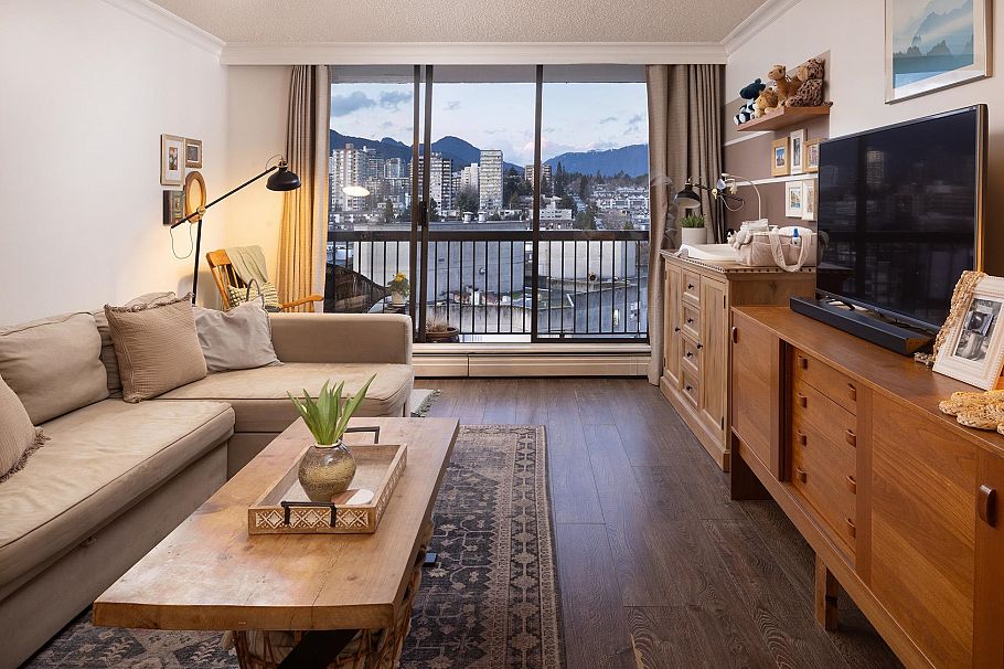 2004 145 St. Georges Avenue North Vancouver, BC - 5