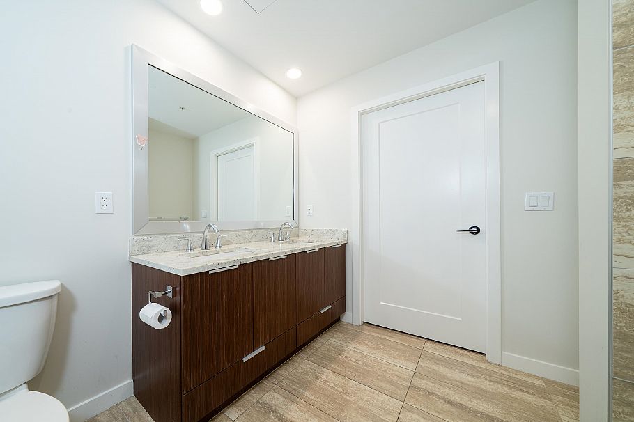 907 8699 Hazelbridge Way Richmond, BC - 20