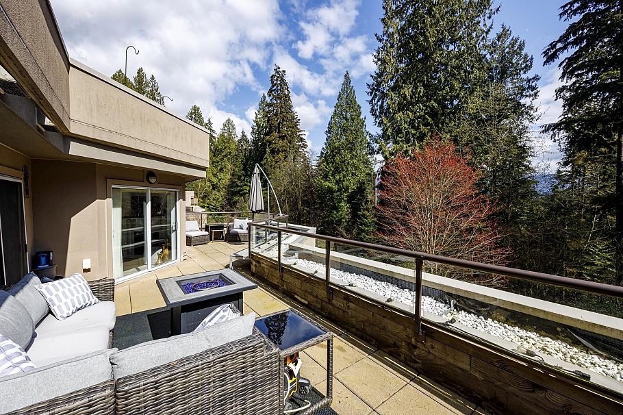 303 1500 Ostler Court North Vancouver, BC - 3