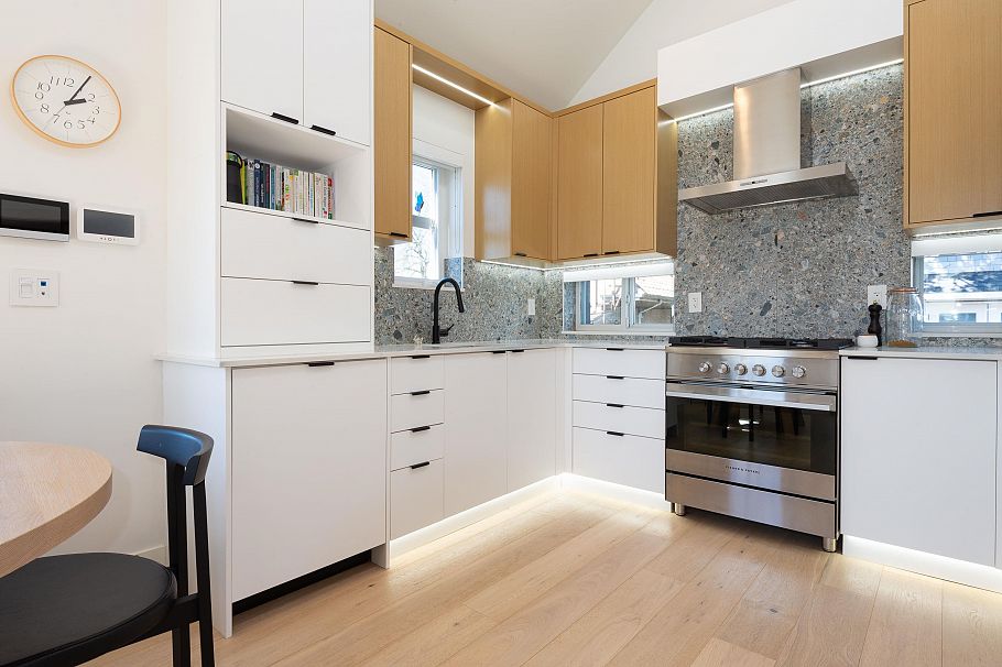 1346 E 11th Avenue Vancouver, BC - 7