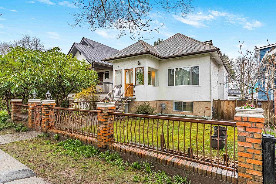 583 W 18th Avenue Vancouver, BC - 37