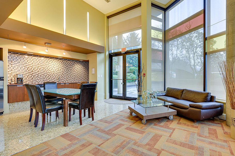 306 683 W Victoria Park North Vancouver, BC - 21