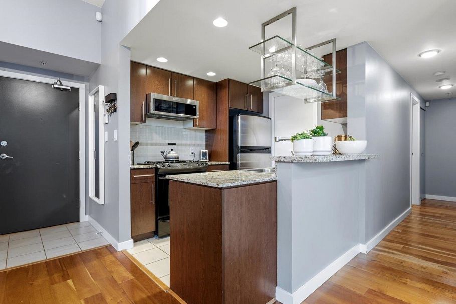 101 550 Pacific Street Vancouver, BC - 6