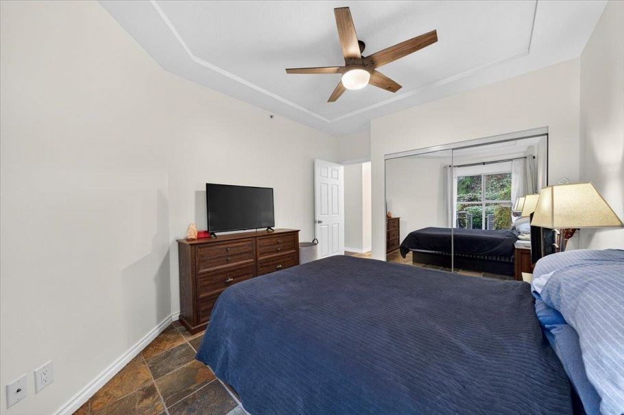 211 3600 Windcrest Drive North Vancouver, BC - 18