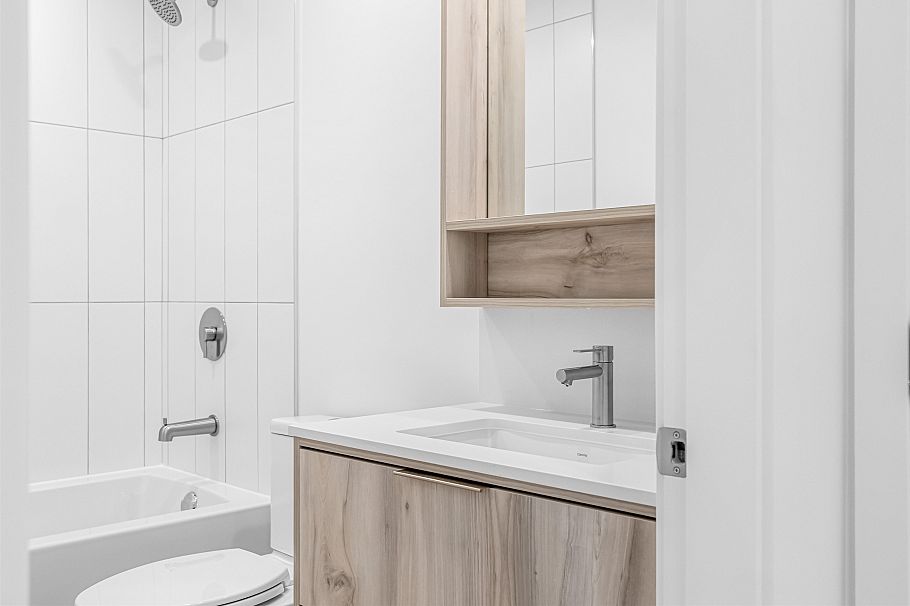 408 3596 Malsum Drive North Vancouver, BC - 25