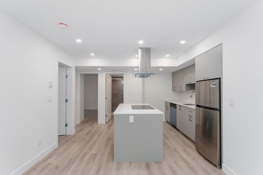 1123 E Keith Road North Vancouver, BC - 8