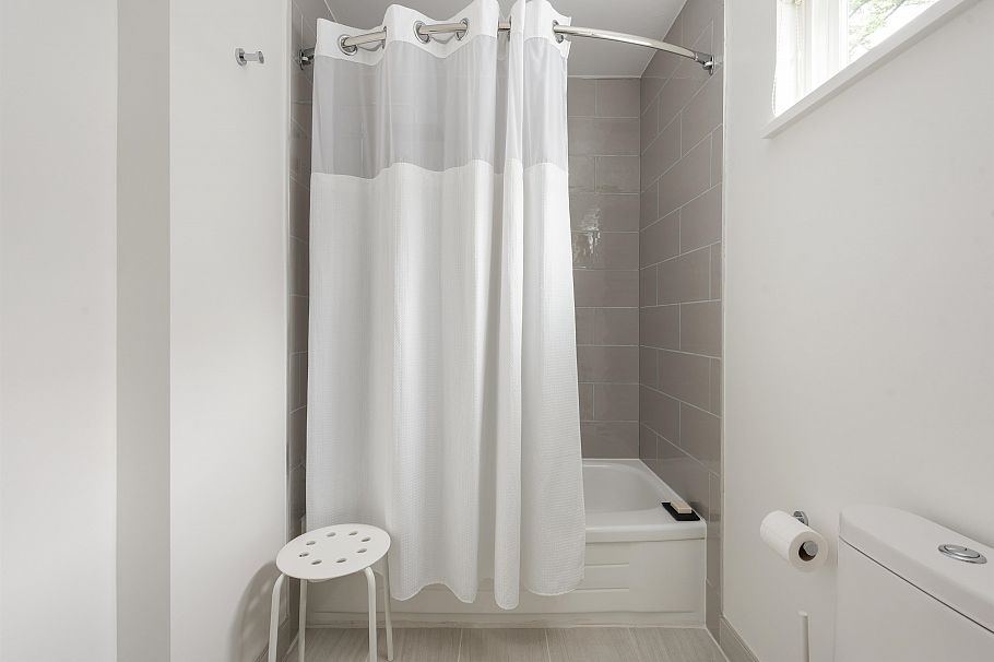 1915 Chesterfield Avenue North Vancouver, BC - 25