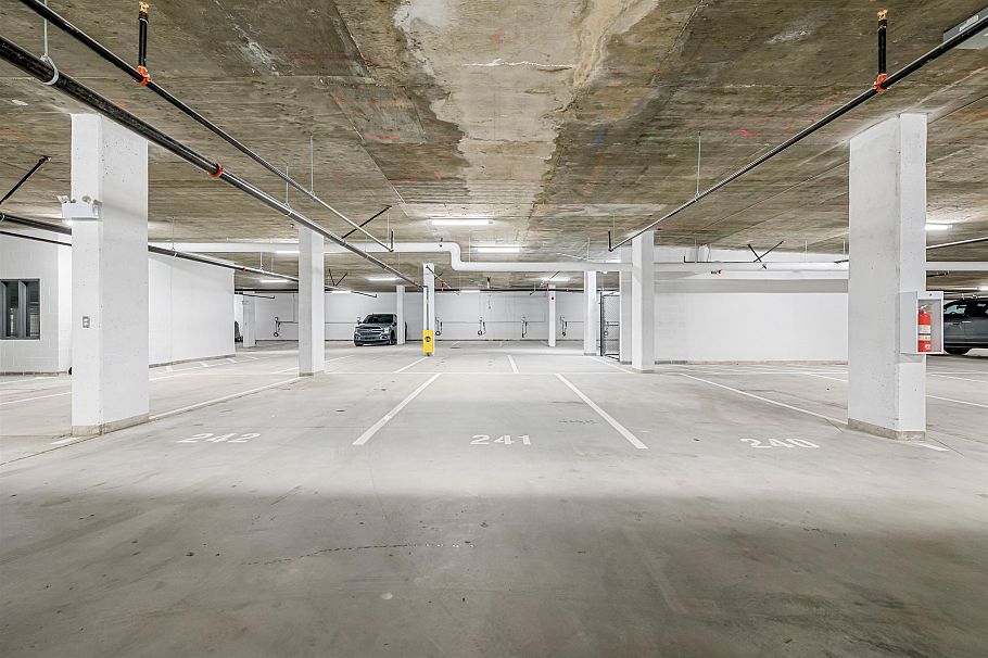 408 3596 Malsum Drive North Vancouver, BC - 31