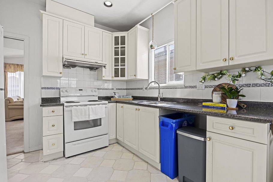 5799 St. Margarets Street Vancouver, BC - 5