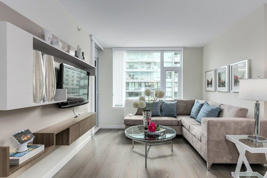 907 8699 Hazelbridge Way Richmond, BC - 2