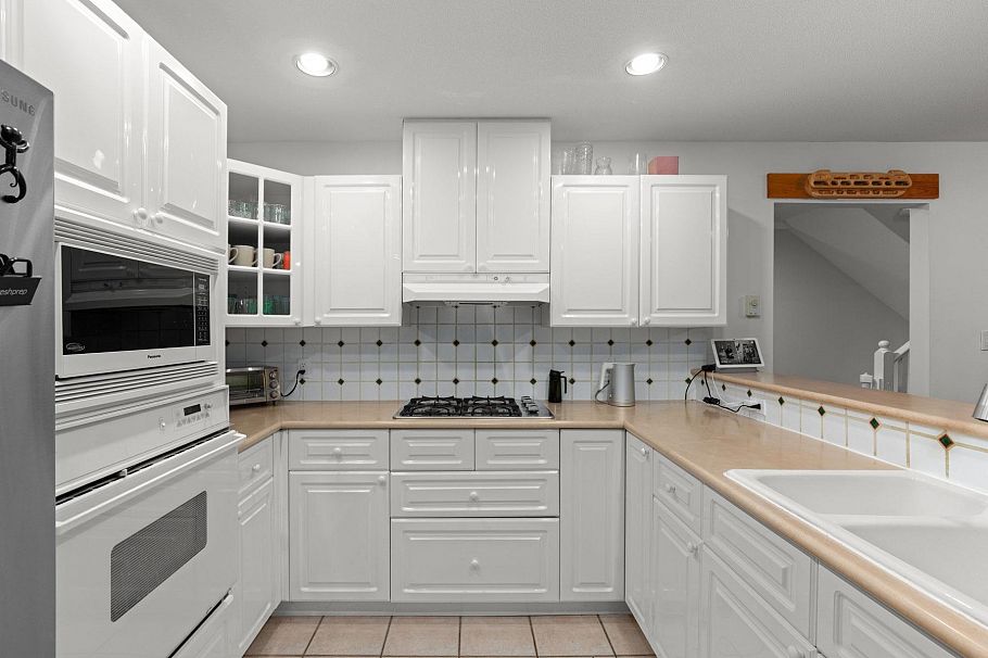 1188 Strathaven Drive North Vancouver, BC - 6