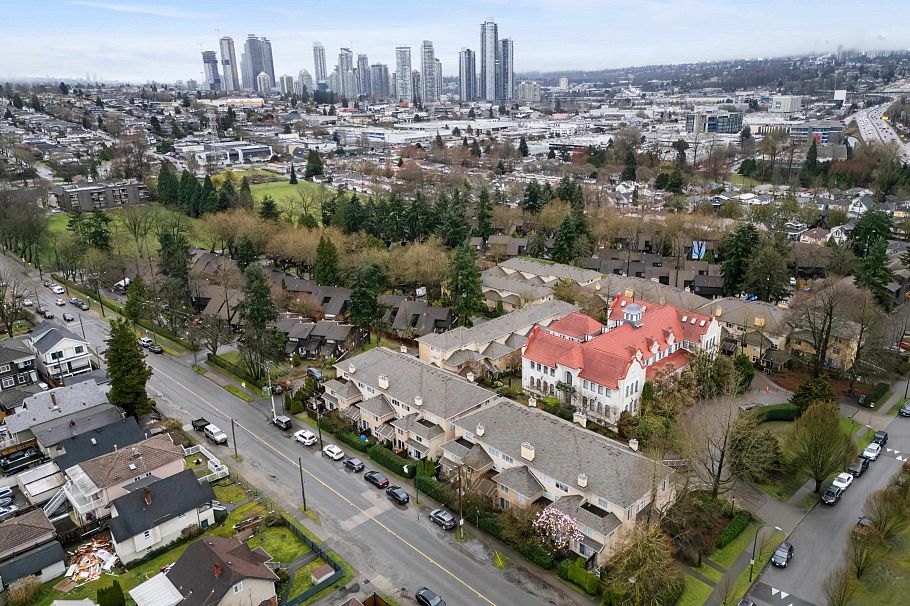 15 3428 Adanac Street Vancouver, BC - 1