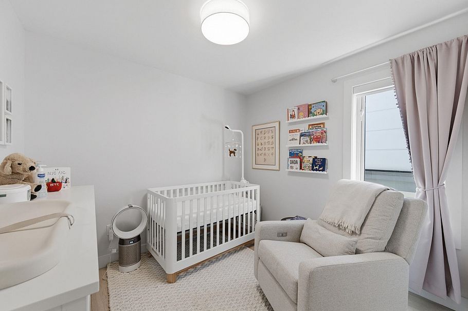 212 E 18th Street North Vancouver, BC - 21