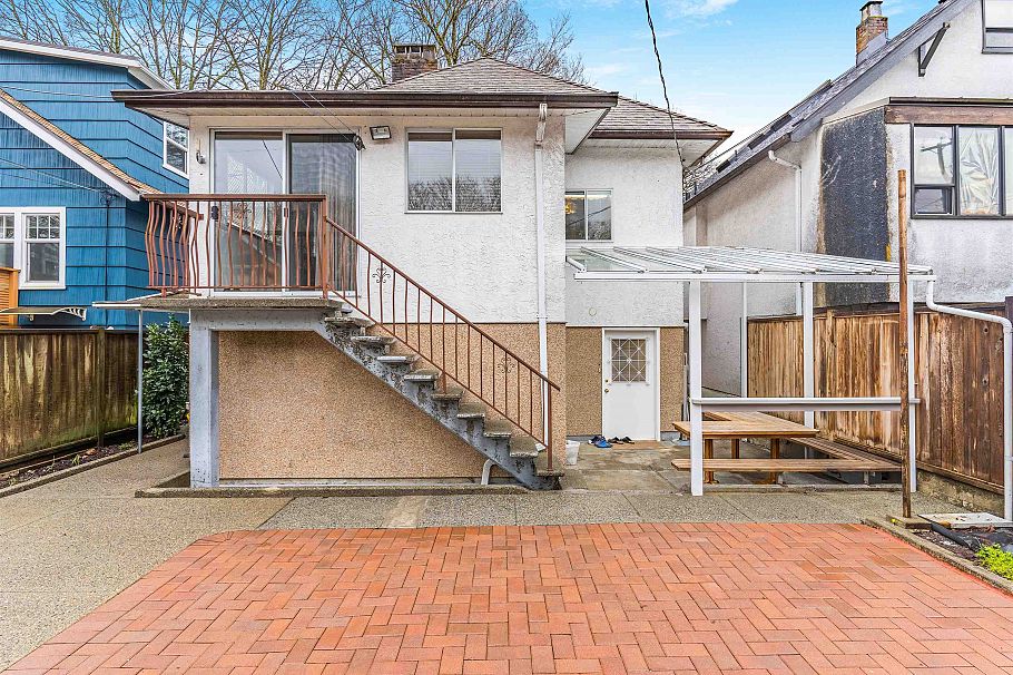 583 W 18th Avenue Vancouver, BC - 34