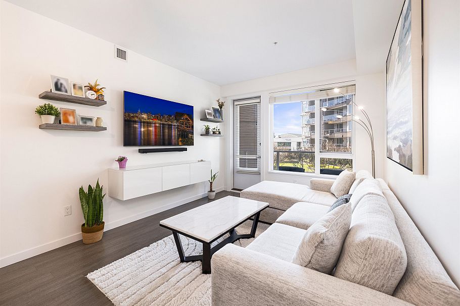 229 255 W 1st Street North Vancouver, BC - 6