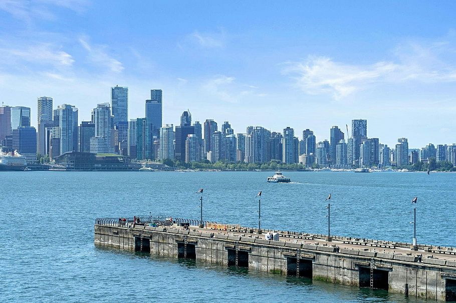 409 185 Victory Ship Way North Vancouver, BC - 36