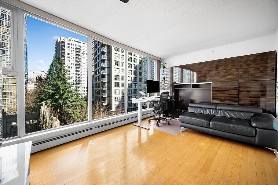702 1008 Cambie Street Vancouver, BC - 1