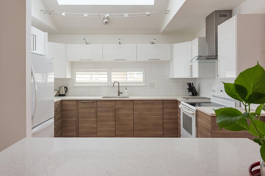 1915 Chesterfield Avenue North Vancouver, BC - 12