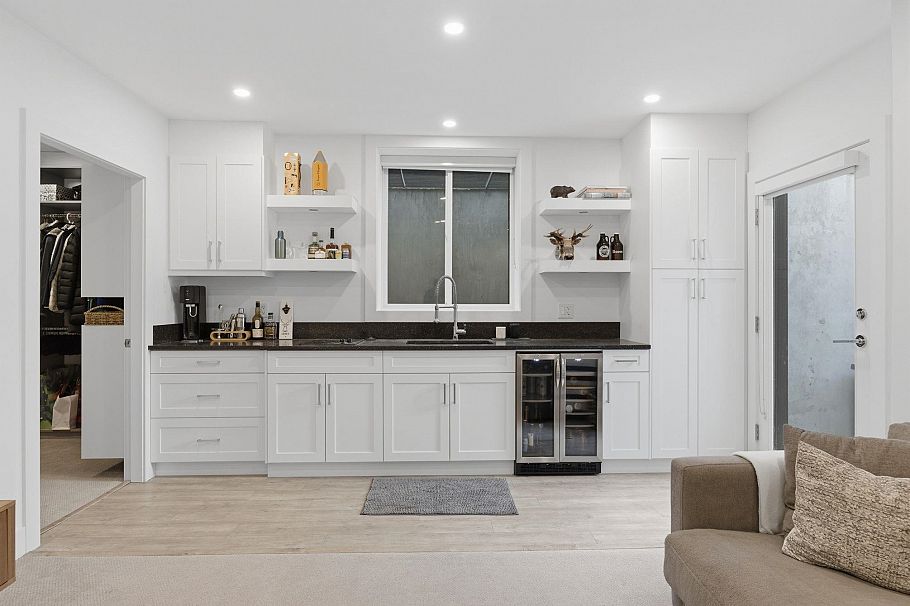 212 E 18th Street North Vancouver, BC - 28