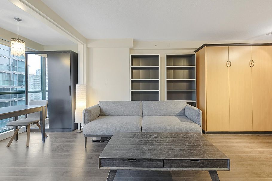 2010 939 Homer Street Vancouver, BC - 7