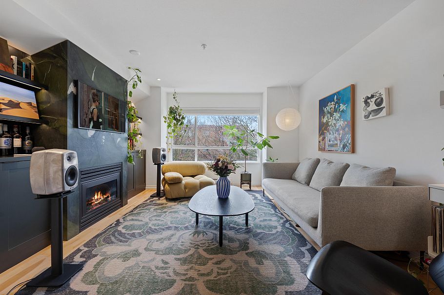 306 2688 Watson Street Vancouver, BC - 2