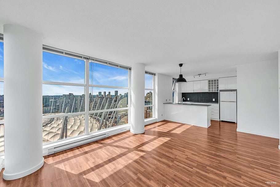 3201 111 W Georgia Street Vancouver, BC - 3