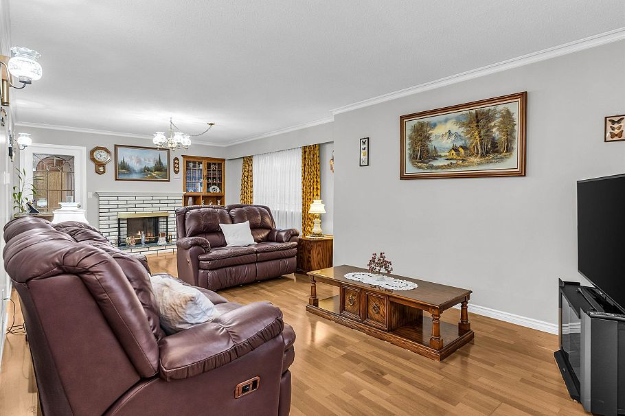 583 W 18th Avenue Vancouver, BC - 2