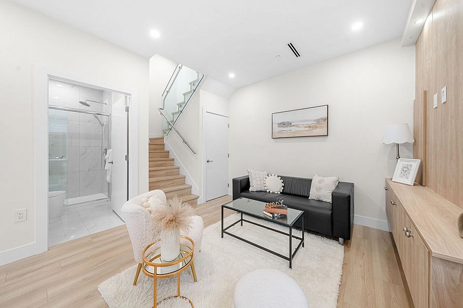 1 3581 Haida Drive Vancouver, BC - 26