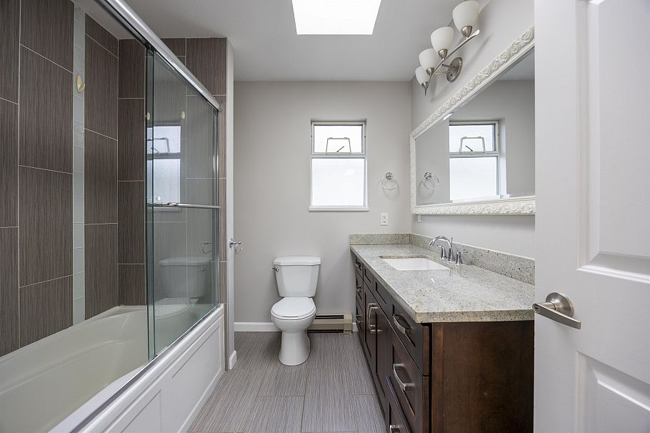 3259 E 46th Avenue Vancouver, BC - 21