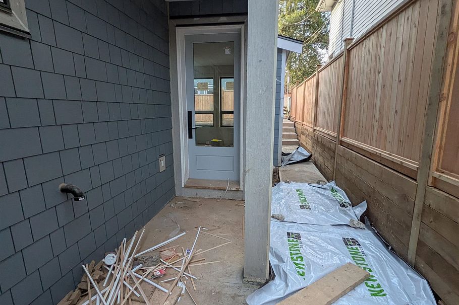 918 E 16th Avenue Vancouver, BC - 9