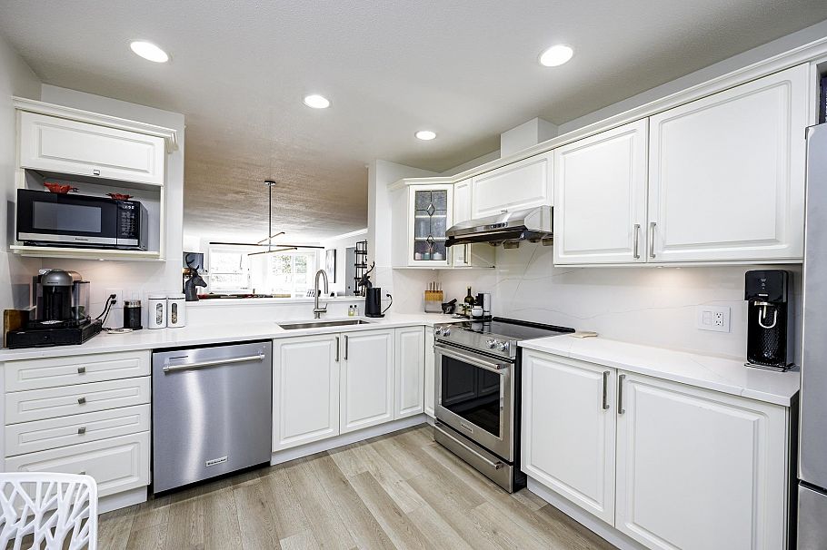 303 1500 Ostler Court North Vancouver, BC - 13