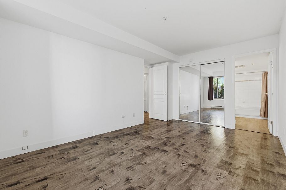 101 8460 Jellicoe Street Vancouver, BC - 12