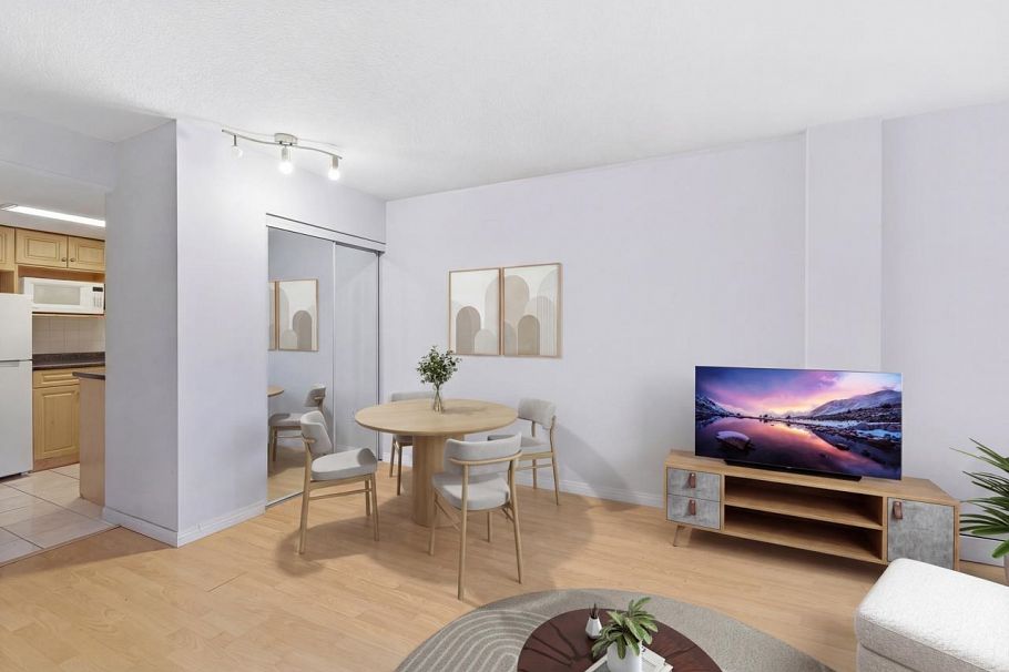 116 950 Drake Street Vancouver, BC - 3