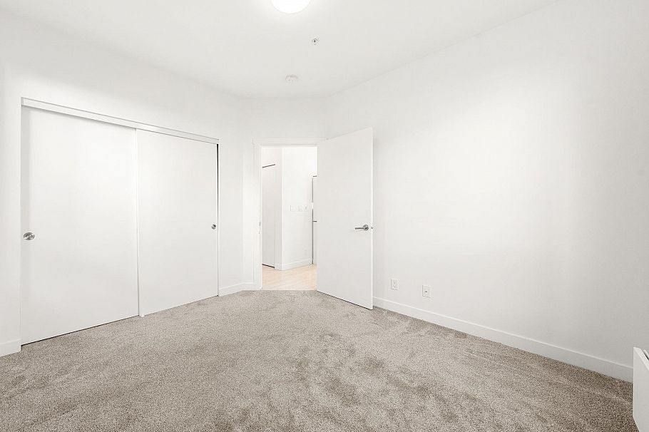 208 711 W 14th Street North Vancouver, BC - 18