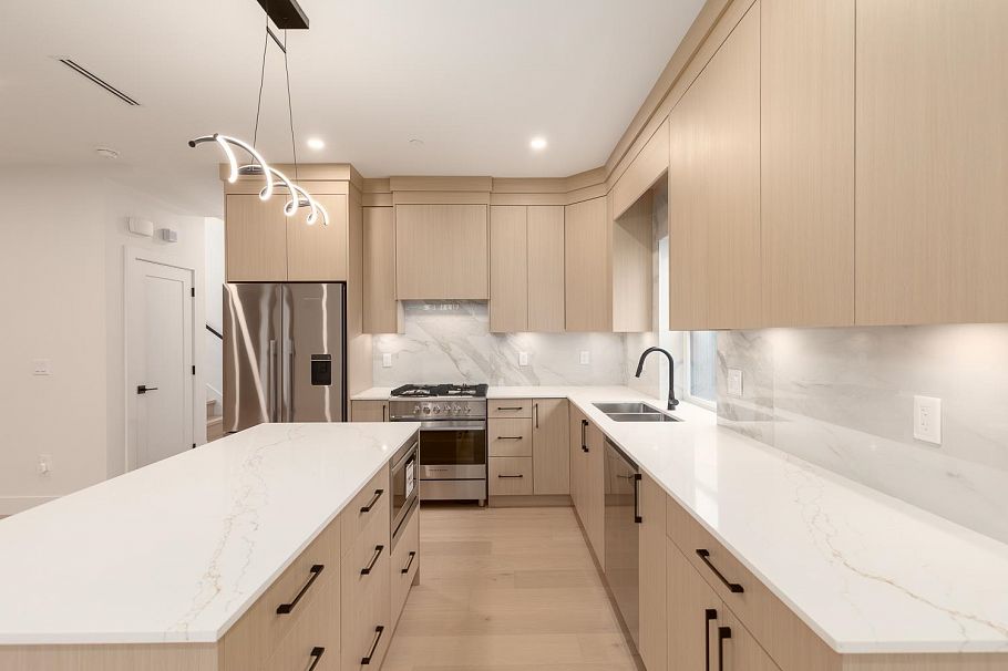 1 3506 E Pender Street Vancouver, BC - 9