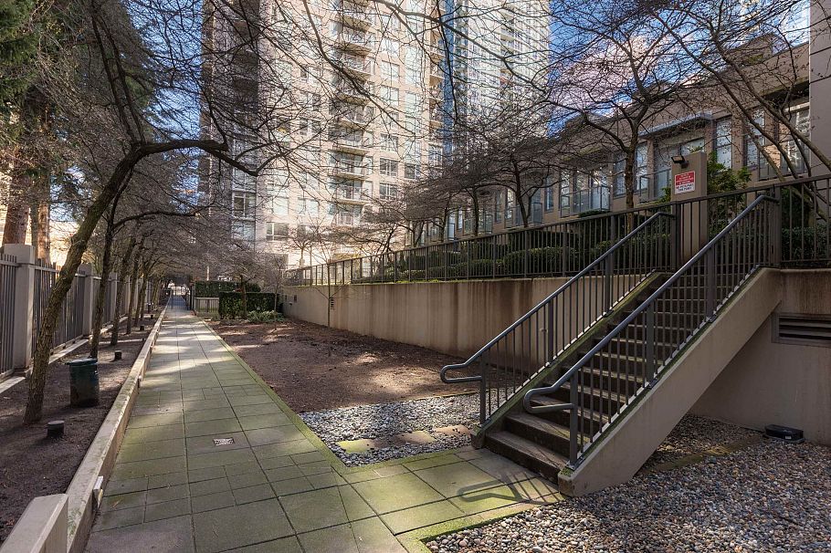 1403 989 Beatty Street Vancouver, BC - 30