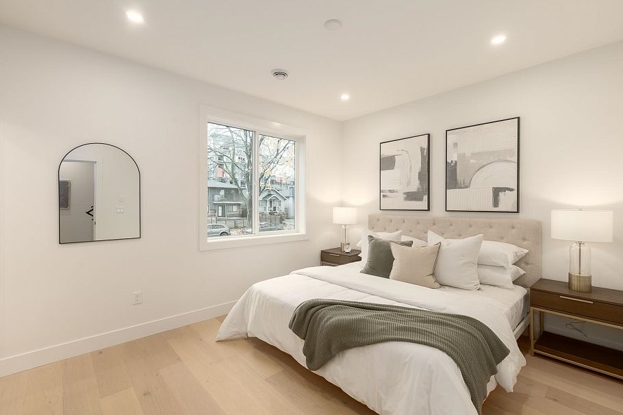 1 3508 E Pender Street Vancouver, BC - 13