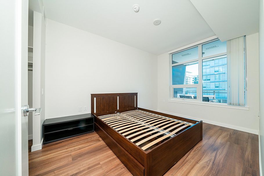 907 8699 Hazelbridge Way Richmond, BC - 13